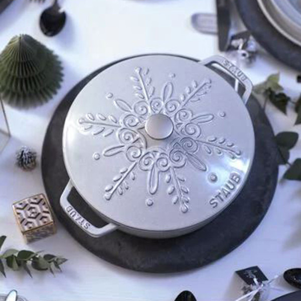 Staub cast iron cocotte 24cm white truffle snowflake