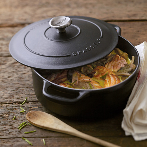 CHASSEUR Cast Iron Cocotte Dish 22cm - 2 Colors